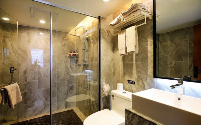 Immersing Hotel Guihu Branch