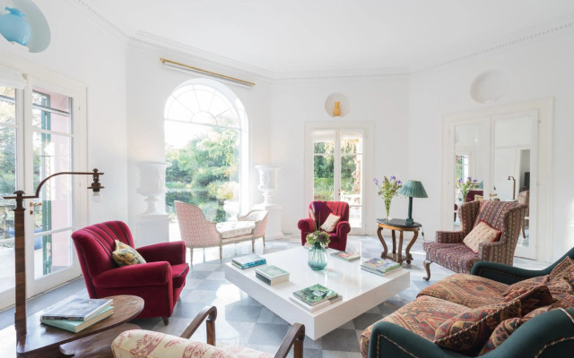 Relais La Foleia - Luxury Villa with private lake