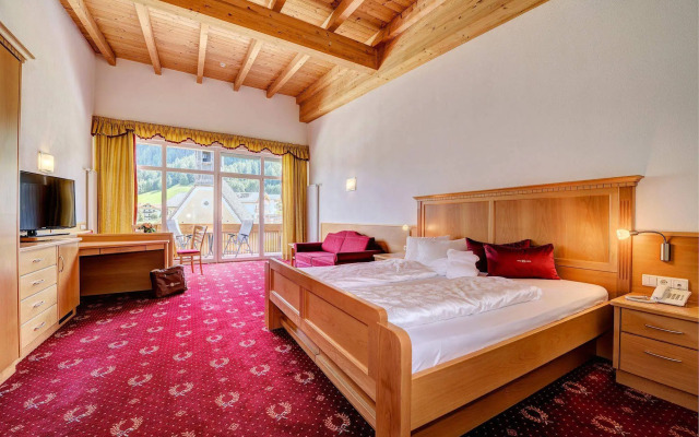 Alpine Nature Hotel Stoll