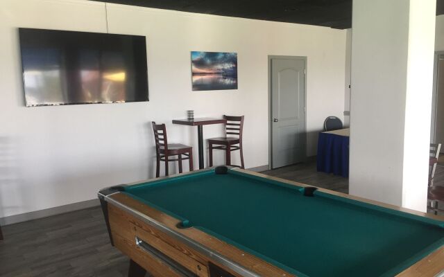 Crystal Coast Oceanfront Hotel