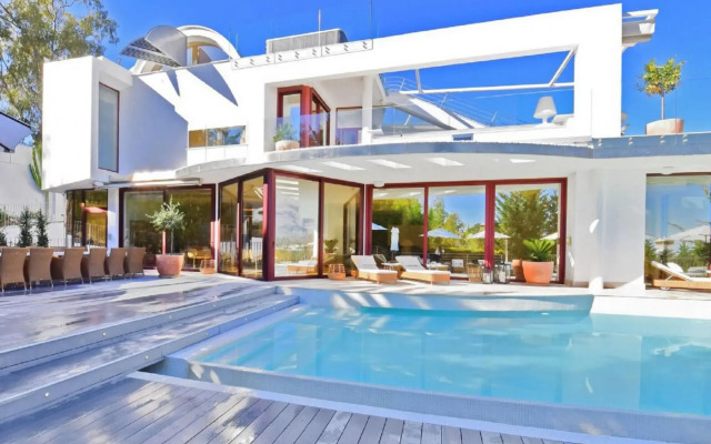 30290 - Stunning  Luxury Unique Villa