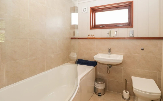 Leafy Nook Lodge