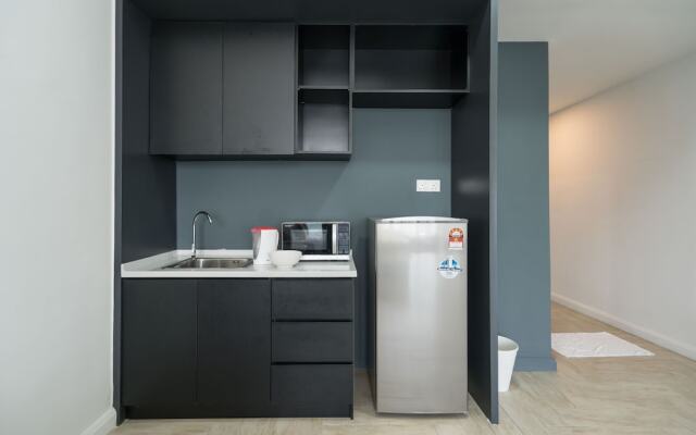 OYO Home 43951 Fair  Studio Empire City Marriot