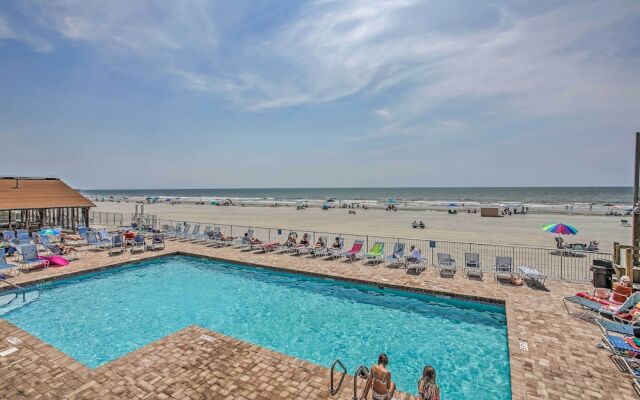 Oceanfront Myrtle Beach Studio w/ Pool Access!