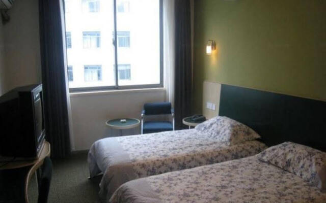 Motel168 Suzhou Sanxiang Road Inn