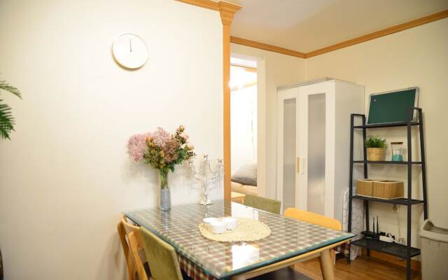 Season Helloworld House - Hostel