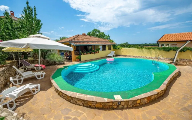 Amazing Apartment in Porec With Outdoor Swimming Pool, 2 Bedrooms and Wifi - Apartment in Porec - Photo 4