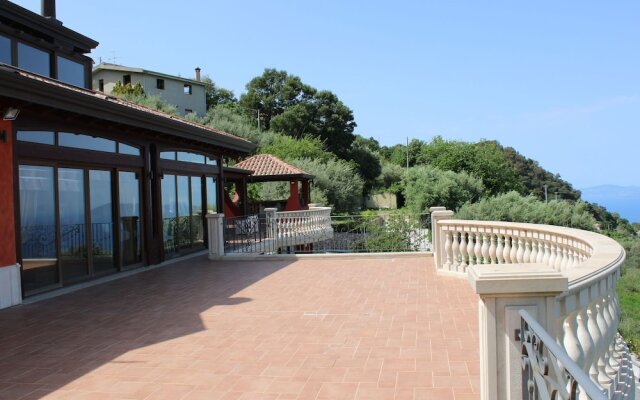 Divine Holiday Home in Giosa Marea with Sauna & Hot Tub