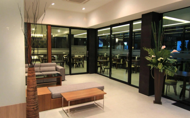 Inn residence serviced suites