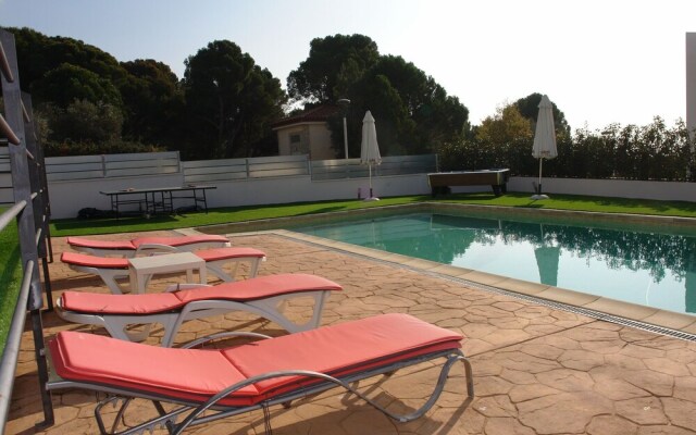 Scenic Villa in Palau Saverdera With Private Swimming Pool