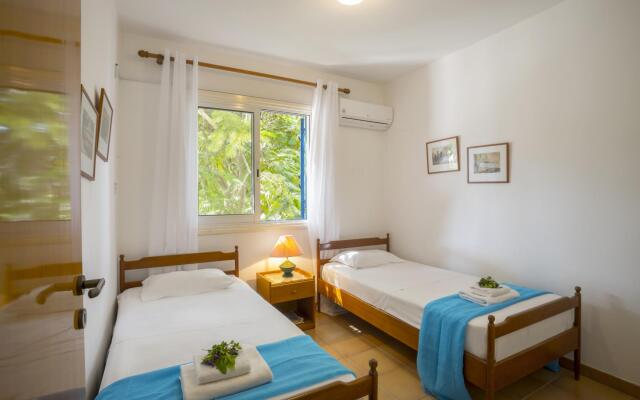 Sirina Lina Beachfront Suite