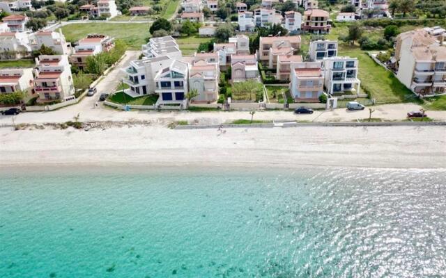 Elena First Line Beach House (2 Bedrooms 6 Guests)