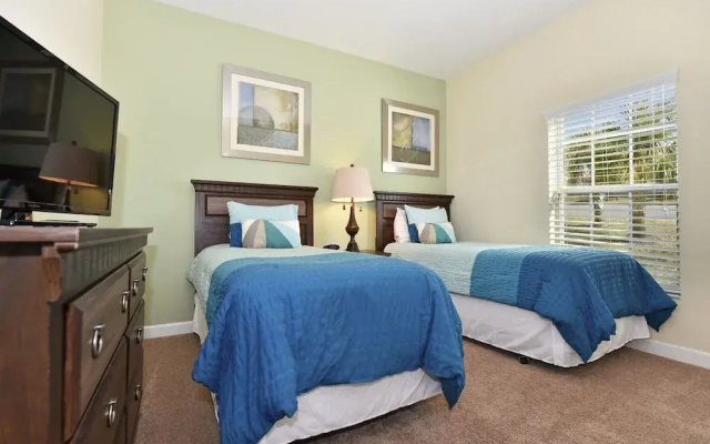 Paradise Palms 8951