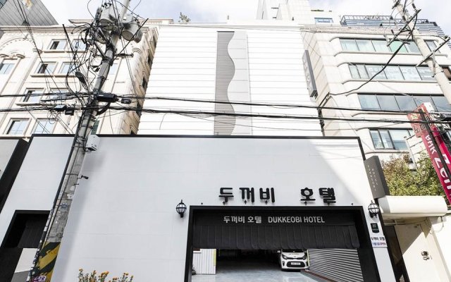 Seocho Dukkeobi Hotel