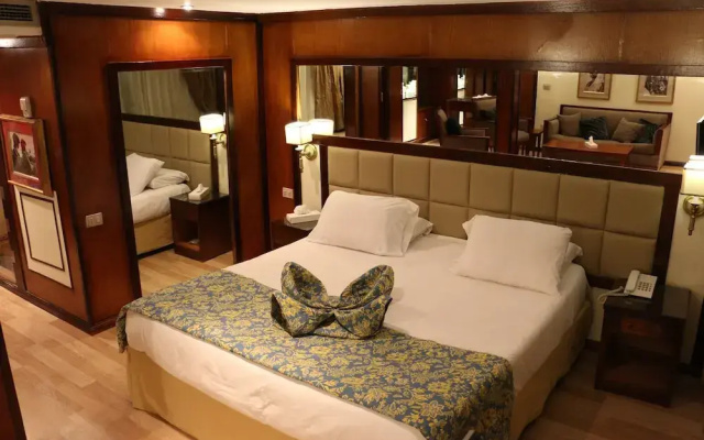 MS Nubian Sea Lake Cruise