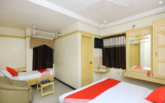 Oyo 15097 Hotel Sathyam