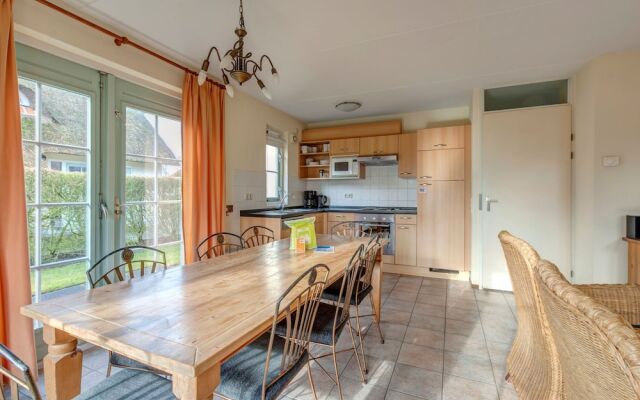 Thatched Villa With Dishwasher, sea at 1 km. in Domburg