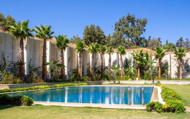 Charming Flat Near Sea With Shared Pool in Cesme