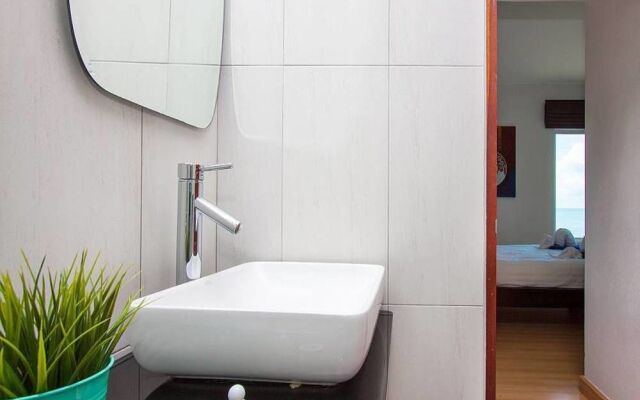 Interstellar Beachfront Villa B