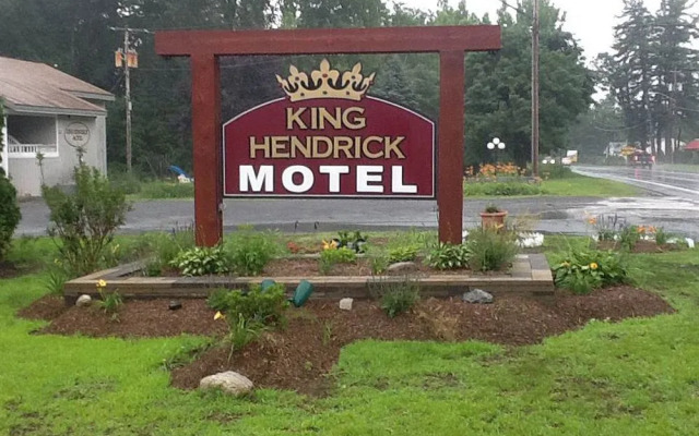 King Hendrick Motel