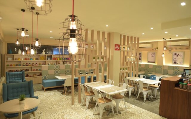VYBE Hotel