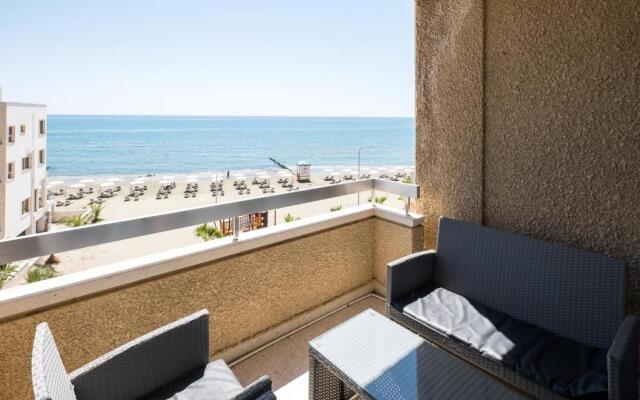 Apollon Beachfront Apartment 302