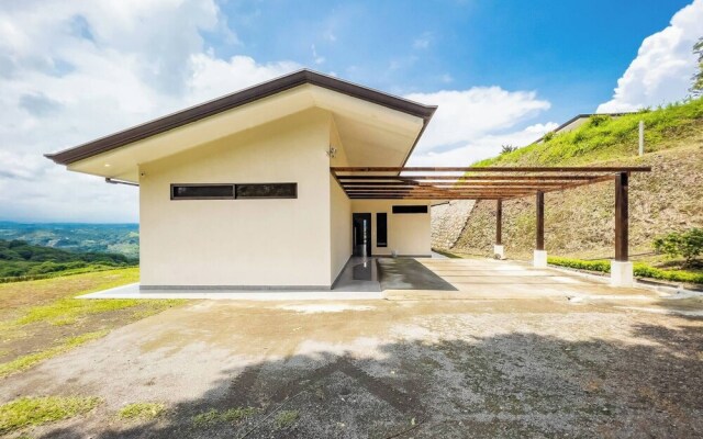 Journeys End-stunning Views In Gated Community