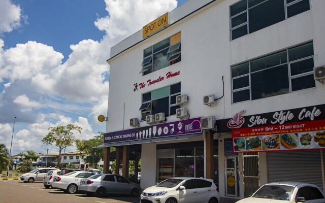 The Traveler Home by OYO Rooms