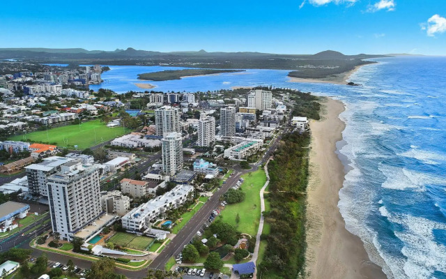 Elouera Tower Beachfront Apartments