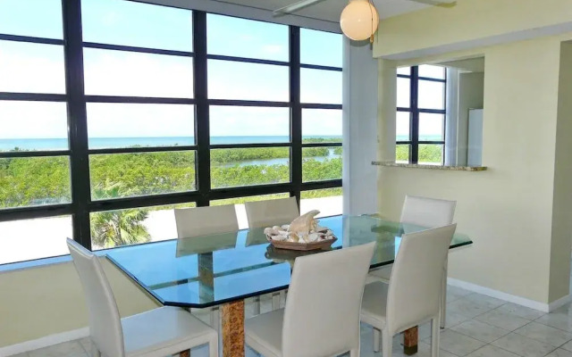 South Seas Tower 3-411