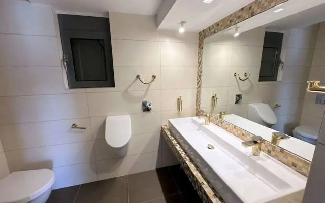 Glyfada 4BDR Penthouse Gia
