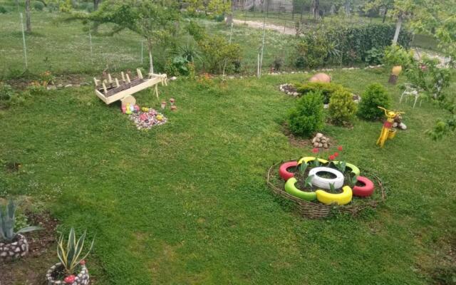 Guest House Nargo's garden