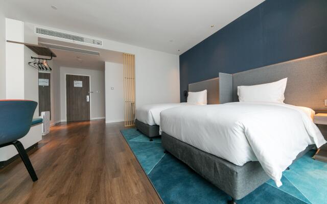 Holiday Inn Express Shanghai Tangzhen by IHG