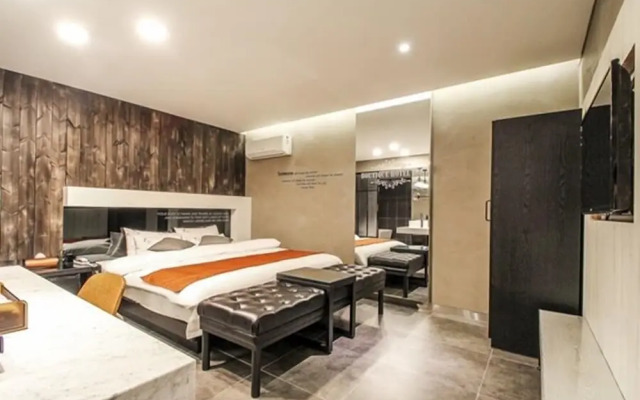 Sol Hotel