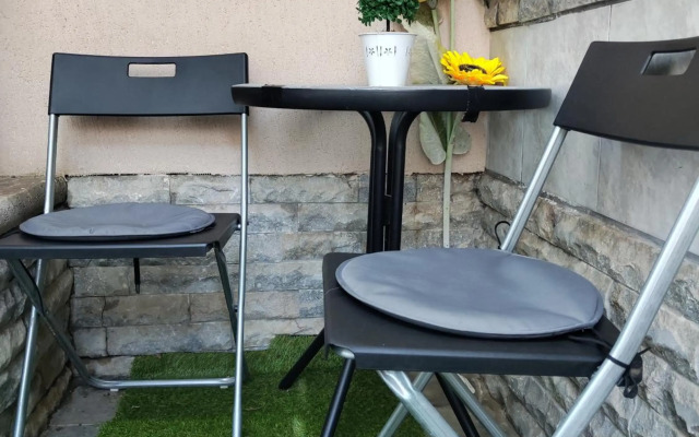 VINI studio with private parking