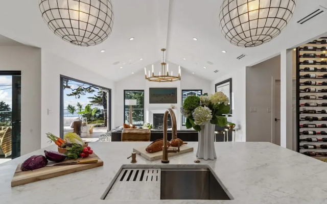 Ocean Whispers 4 Bedroom Home