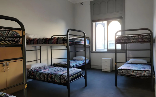 Britannia on William - Hostel