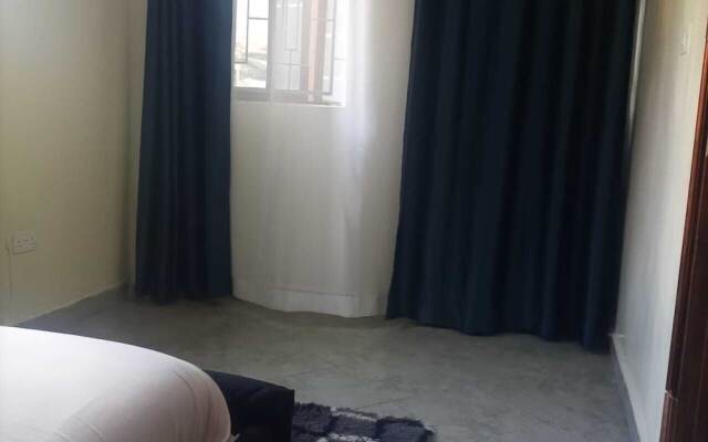 Lux Suites The Almond Apartments Ruaka