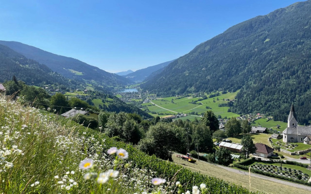 Nocky Mountains Lodge