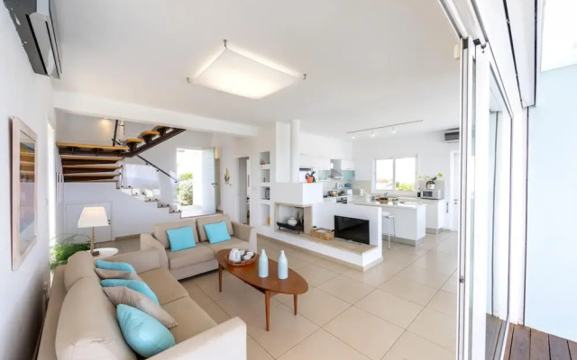 Protaras Seafront Villa Alia