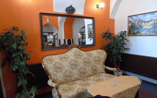 Grand Luxury Hotel