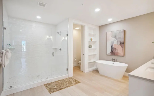 The Harbor Condo 305 - Premier