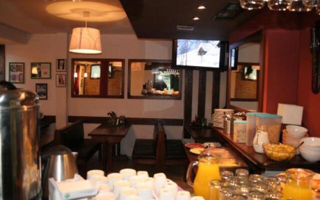 ★ Stylish & Cozy Studios in Valentina Heights Boutique Hotel ★