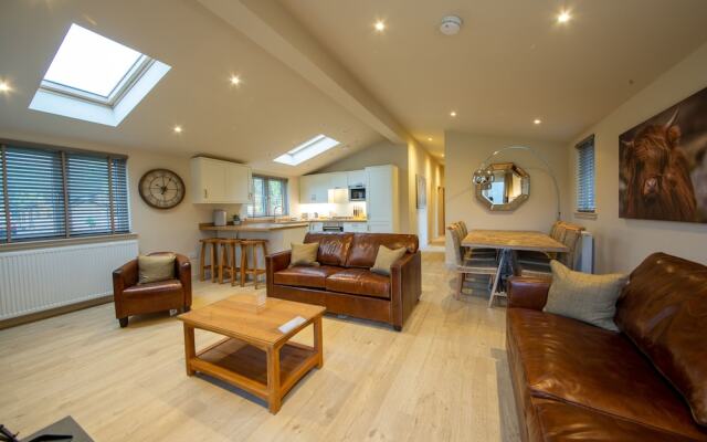 Tay Lodge, Sleep 6, Real log Stove, pet Friendly