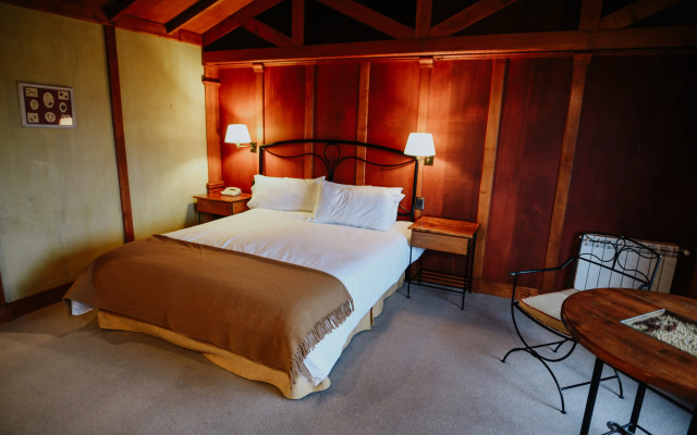 Hotel Los Ñires
