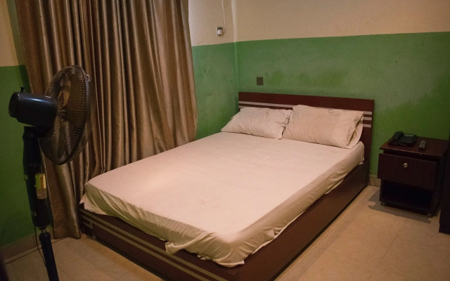 Taverna Guest House