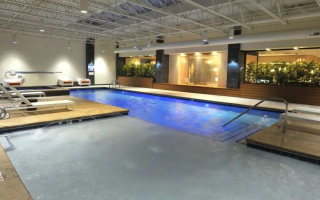 Holiday Inn Hotel & Suites Charleston West by IHG