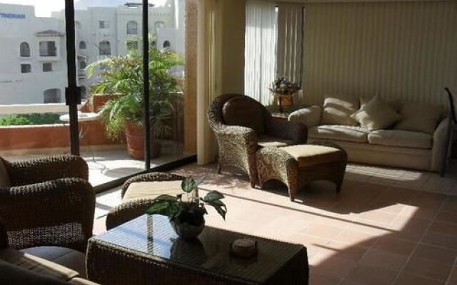 Plaza Nautica Condominiums