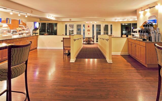 Holiday Inn Express & Suites Bradenton West by IHG