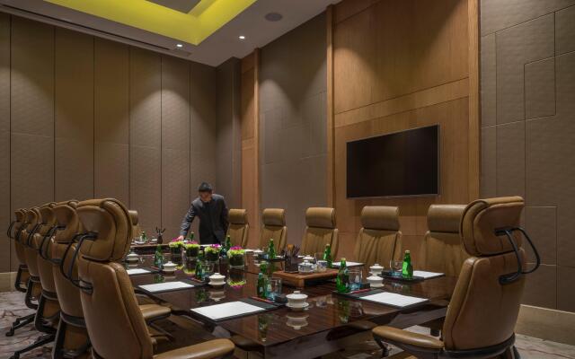 HUALUXE Hotels & Resorts Yangjiang City Center